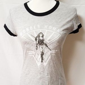 Women's Wonder Woman Juniors Shirt MEDIUM Gray NEW
